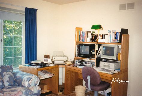 90s Suburban Aesthetic, Suburban Houses, Study Den, 90s Room, 90s House, Mini Project, Suburban House, Save File, Room Redesign