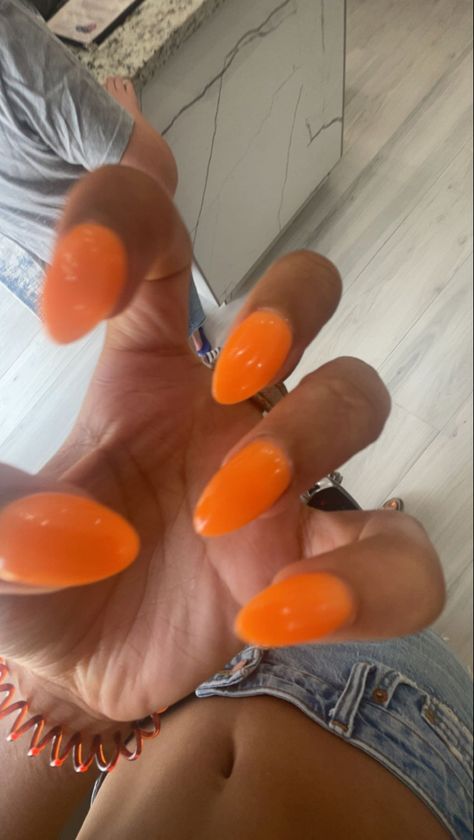 Neon Orange Nails Coffin, Nail Inspiration Almond Summer, Sold Color Almond Nails, Cute Light Orange Nails, Nail Inspo April 2024, Solid Color Nails Orange, Almond Shaped Orange Nails, Orange Solid Nails, Bright Color Almond Nails