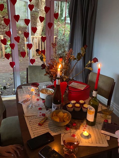 galentines ✰🥀 Cute Valentines Day Aesthetic, Valentines Aesthetic Decor, Galantines Aesthetics, Lana Del Rey Dinner Party, Coquette Date Ideas, Valentines Coquette Aesthetic, Date Decoration Ideas, Valentine's Day Date Ideas, Valentines Night In Ideas