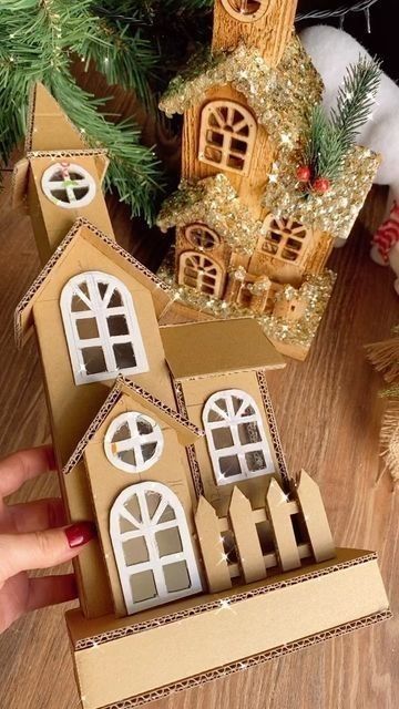 Cardboard Crafts Diy, Christmas Slippers, Christmas Homemade, Christmas Homescreen, Cardboard House, Xmas Diy, Christmas Home Decor, Homemade Christmas Gifts, Christmas Crafts Decorations