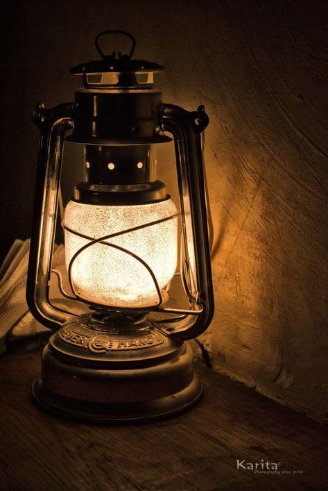 Oil Lamp Aesthetic, Old Oil Lamp, Lantern Aesthetic, Lamp Aesthetic, Old Lanterns, Antique Lanterns, Oil Lantern, Old Candles, Gas Lamp