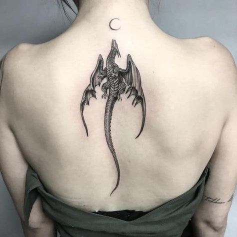 Tattoo Placements, Celtic Tattoos, Kunst Tattoos, Dragon Tattoo For Women, Inspiration Tattoos, Dragon Tattoo Designs, Spine Tattoo, Spine Tattoos, 문신 디자인