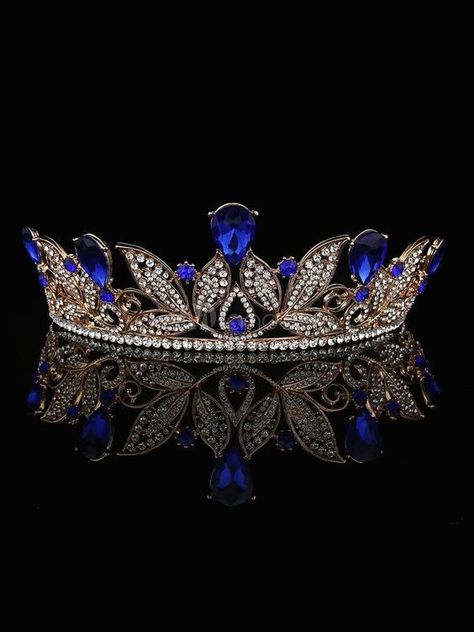 Note: This is my first Magnificent Century fanfiction, I'm going off … #fanfiction #Fanfiction #amreading #books #wattpad Fantasy Crown, Crown Aesthetic, Tiaras Jewellery, Magical Accessories, Beautiful Tiaras, Princess Jewelry, Gold Tiara, Headpiece Jewelry, Magical Jewelry