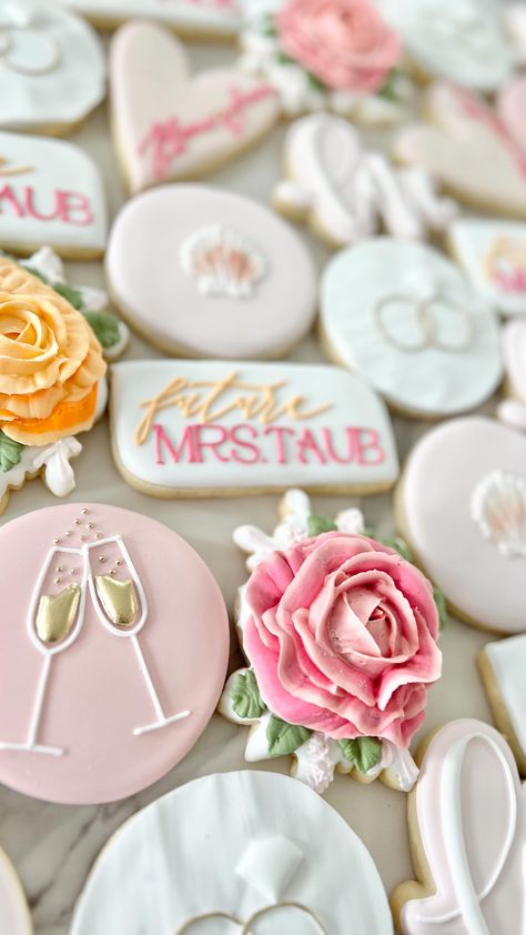 ariella 🌟 custom designed sugar cookies (@xsugaredsweet) • Instagram photos and videos Tying The Knot Cookies, Floral Bridal Shower Cookies, Knot Cookies, Bride Cookies, Sugar Cookie Icing, Bridal Shower Cookies, Shower Cookies, Sugar Cookie Designs, Cookie Icing