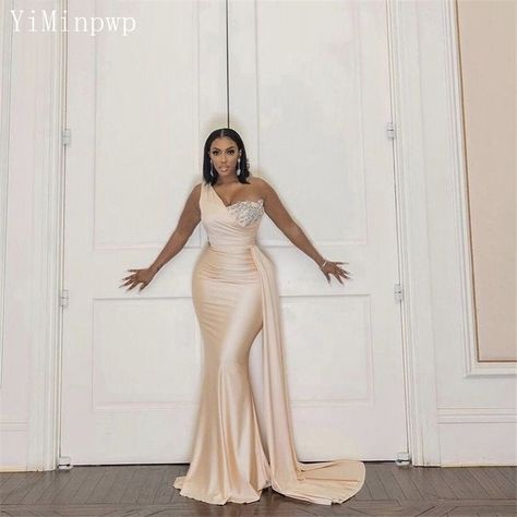 Bridesmaid Dresses Champagne, Bridesmaids Jumpsuits, Dresses Champagne, Wedding Content, African Suit, Robes Glamour, Satin Gowns, Bridesmaid Dress Collection, Champagne Bridesmaid Dresses