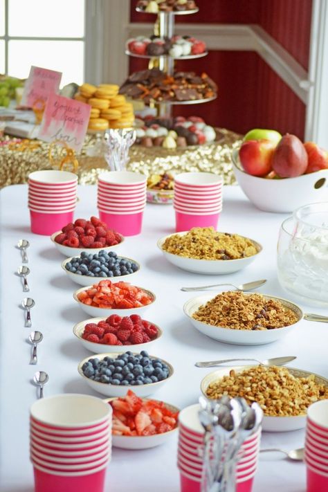 bridal shower brunch party Yogurt Buffet, Spring Buffet, Yogurt Parfait Bar, Parfait Bar, Baby Shower Brunch Food, Fruit And Yogurt Parfait, Brunch Party Recipes, Fruit Baby, Granola Parfait