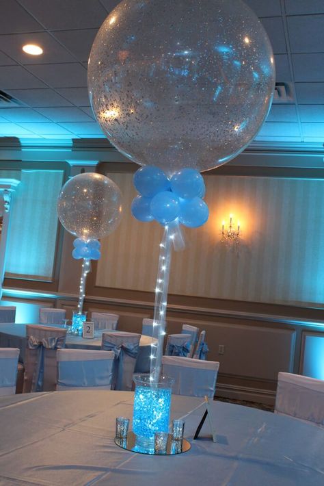 Sweet 16 Centerpiece Ideas Diy, Light Up Balloon Centerpieces, Balloon Decorations Table, Balloon Centerpieces Birthday, Bobo Balloon Centerpiece, Centerpieces Balloons, Balloon Centerpieces Diy, Mitzvah Centerpieces, Centerpiece Vases