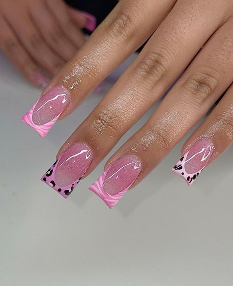 How To Do Cheetah Print, Pink Cheetah French Tip Nails, Pink Cheetah Print Nails French Tip, Cheetah Print Pink Nails, Light Pink Cheetah Nails, Nail Ideas Drawings, Cheetah Duck Nails, Pink And Black Cheetah Nails, Pink Tiger Nails