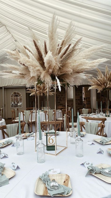 Tall Pampas Grass Centerpiece, Boho Floral Centerpieces, Bronze Wedding Decorations, Champagne Wedding Colors Scheme, Pampas Wedding Decor, Neutral Wedding Decor, Grass Centerpiece, Boho Centerpiece, Bronze Wedding