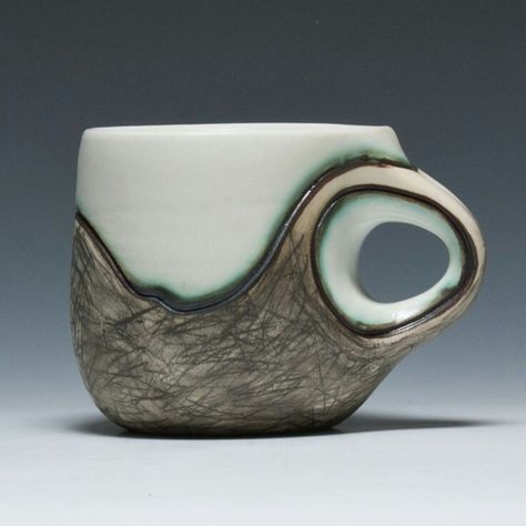 Handbuilt Mugs, Rara Avis, Slab Pottery, Clay Mugs, Ceramics Pottery Art, Pottery Cups, Ceramics Ideas Pottery, Pottery Designs, Ceramic Design