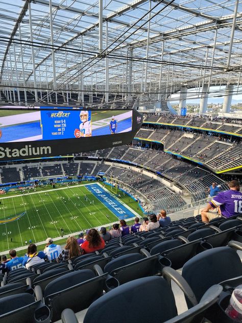 Sofi Stadium in Los Angeles, California Sofi Stadium Los Angeles, Los Angeles Trip, Biggest Stadium, Sofi Stadium, Stadium Architecture, Football Wags, Central Coast California, Nfl Stadiums, American Football League