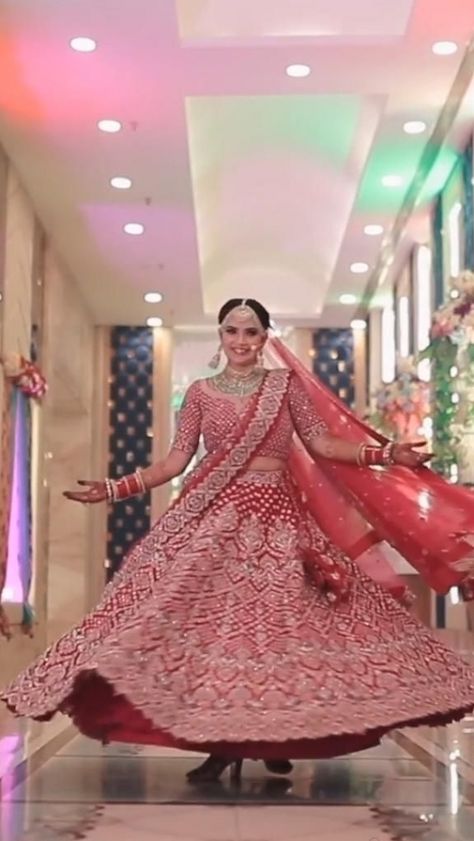 Marriage Lehenga Indian Bridal, Red Lehenga Designs, Photography Ideas For Couples, Photography Poses For Couples, Best Bridal Lehenga, Indian Bride Poses, Indian Bride Photography Poses, Indian Wedding Poses, Red Bridal Dress