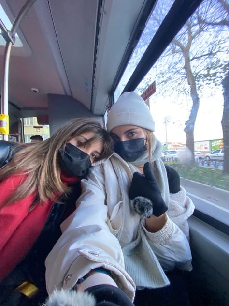 Bus Aesthetic Pic, Bus Aesthetic, Instagram Aesthetic Inspiration, Winter Aesthetics, College Vision Board, Best Friend Photoshoot, Best Friends Aesthetic, Bus Travel, Bus Ride