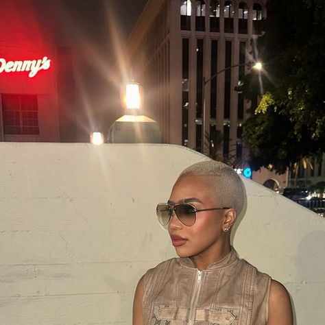 B. Simone on Instagram: "Lately 🫶🏽👩🏽‍🦲" B Simone, Shaved Hairstyles, Short Shaved Hairstyles, Buzz Cuts, Girl Celebrities, Female Idols, Buzz Cut, Shaved Hair, My Life