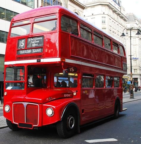 ❤️ London Bus Aesthetic, Best Places In London, London Party, Bedford Buses, Bus System, London Double Decker Bus, London Underground Train, Midland Red Buses, London Red Bus