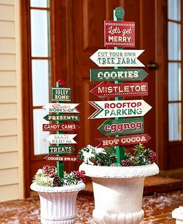 Christmas Signs Diy, Disney Christmas Decorations, Deco Studio, Handmade Christmas Crafts, Christmas Signs Wood, Lakeside Collection, Christmas Wood Crafts, Christmas Things, Diy Art Projects