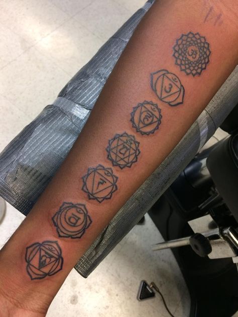 7 chakras tattooed by Derek Brodeur Chakra Leg Tattoo, Chakra Tatoos Ideas, Chakra Sleeve Tattoo, 7chakras Tattoo, Chakra Tattoo Leg, Chakra Tattoo Arm, Chakra Tattoo Black Woman, Chakra Back Tattoo, Chakra Tattoos