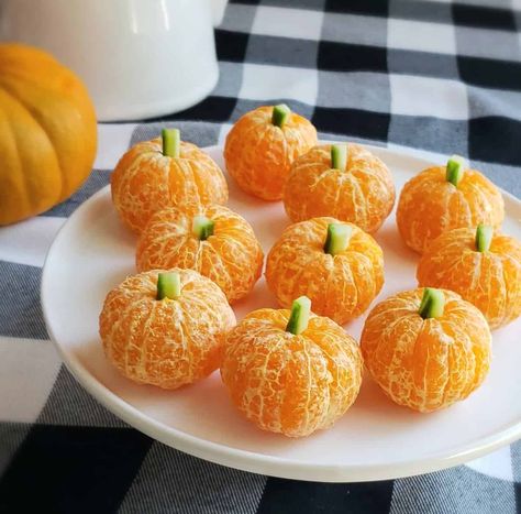 Essen, Olinda, Halloween Lunch Ideas For Kids, Halloween Lunch Ideas, Pumpkin Snack, Gluten Free Halloween, Halloween Snacks For Kids, Halloween Lunch, Halloween Dishes