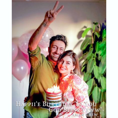 Couple Birthday Photo Pose, Photo Poses For Couples Birthday, Couples Birthday Photoshoot With Cake, Anniversary Poses Ideas Couple Pics With Cake, Husband Birthday Photo Ideas, Birthday Photos Couple, Couple Photography Poses For Birthday, Birthday Photoshoot Ideas For Couples, Couple Poses For Birthday