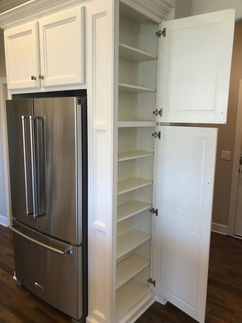 Small Hallway Kitchen Remodel, Model Dapur, Camp House, Kitchen Updates, House Redo, House Remodeling, Transitional Decor Kitchen, Kitchen Pantry Design, Corner Cabinet