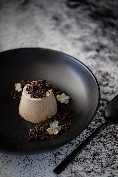 Coffee Panna Cotta & Chocolate Soil - Temptation For Food Coffee Panna Cotta, Chocolate Soil, Fine Dining Desserts, Plated Dessert, Roasted Fennel, Dessert Presentation, Dessert Plating, Plated Desserts, Food Presentation