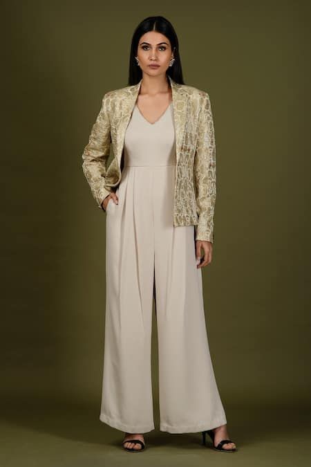 Buy Gold Brocade Silk Woven Floral Print V Neck Jacket And Jumpsuit Set For Women by Soniya G Online at Aza Fashions. Jumpsuits For Women Indian, Ethnic Jumpsuit, Jumpsuit With Jacket, Jumpsuit Outfit Wedding, Cream Jumpsuit, Indian Jackets, Oversized Blazers, Brocade Jacket, Floral Print Jacket