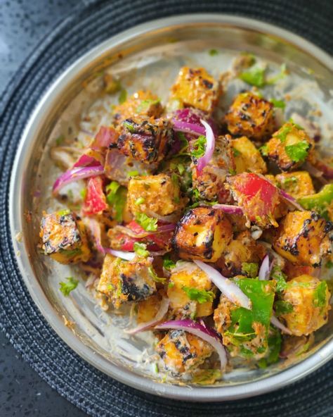 Tandoori Paneer Tikka Recipe https://resepmamiku.com/en/tandoori-paneer-tikka-cooksbyson Tandoori Paneer Tikka Recipe, Oven Skewers, Paneer Tikka Recipe, Tandoori Paneer, Tikka Recipe, Indian Appetizers, Tandoori Masala, Clay Oven, Paneer Tikka