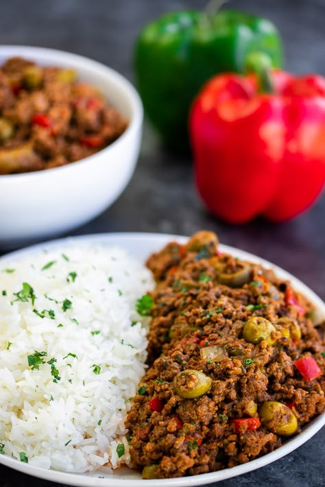 Puerto Rican Picadillo, Puerto Rican Sofrito, Sofrito Recipe, Picadillo Recipe, Beef Food Recipes, Ground Beef Stroganoff, Ground Beef Recipe, Puerto Rican Dishes, Puerto Rico Food