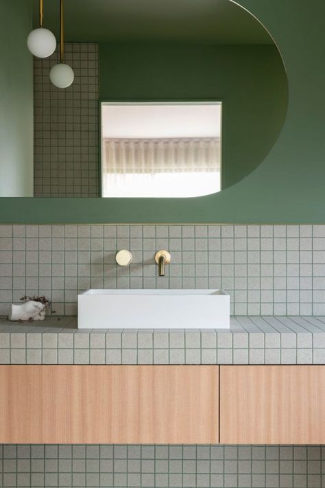 ‘Go bold or go home’: The new daring approach to bathroom design White Tile Bathroom Walls, Average Bathroom, Colorful Bathroom Tile, Coloured Grout, Victorian Bathroom, Downstairs Toilet, Cosy Spaces, Property Design, Bathroom Color