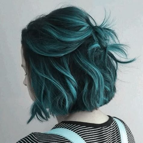 Teal Hair, Turquoise Hair, Dyed Hair Inspiration, Hair Inspiration Short, Pretty Hair Color, Hair Color Blue, Dye My Hair, Hair Dye Colors, Hair Inspiration Color