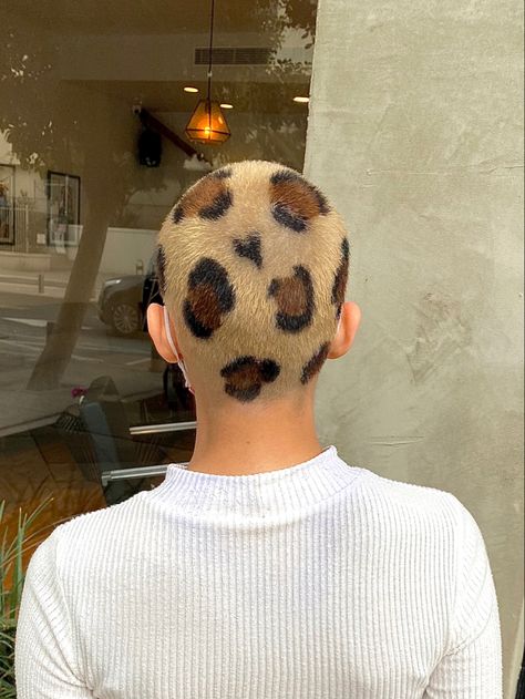 Cheetah Print Hair Shaved, Leopard Print Hair Shaved, Leopard Hair Dye, Shaved Dyed Hair, Arctic Fox Dye, Cheetah Print Hair, Yellow Crocs, Short Hair Designs, Dyed Hair Men