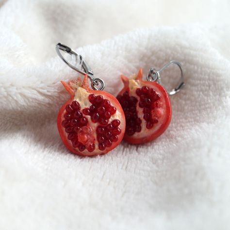 Polymer Clay Pomegranate, Blueberry Polymer Clay, Diy Fun Earrings, Silly Earrings, Crazy Earrings, Creative Earrings, Pomegranate Earrings, Weird Jewelry, Novelty Earrings