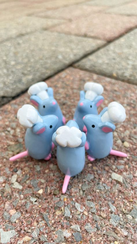 Worm Clay Art, Clay Mouse Easy, How To Make A Duck Out Of Clay, Rat Polymer Clay, Cute Little Clay Animals, Cute Mini Clay Sculptures, Clay Ideas Figures, Cute Things To Sculpt, Simple Modeling Clay Ideas