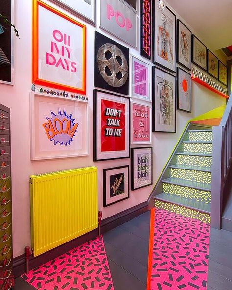 51 Spectacular DIY PAINTED STAIRS Projects! These staircases will have you running upstairs & down for your paintbrush right now... Casa Rock, Painted Radiator, Painted Floor, Stair Case, Painted Stairs, London Apartment, Elementary Art, Aesthetic Room Decor, Aesthetic Room