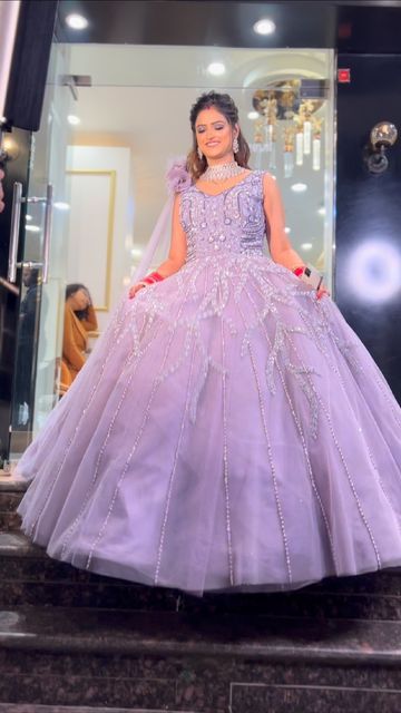 Purple Gown Design, Gown Dress For Engagement, Gowns Dresses For Engagement, Gown Designs Indian Wedding Dresses, Party Wear Gaun, One Piece Dress For Wedding, Gown Hand Design, Gawon Dress Beautiful, Lavender Gown Indian