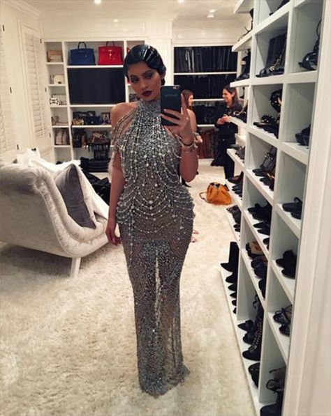 Kris Jenner Birthday, Great Gatsby Outfits, Moda Kylie Jenner, Gatsby Party Outfit, Gatsby Outfit, Teen Bedrooms, Flapper Costume, 30th Bday, Kylie Jenner Style