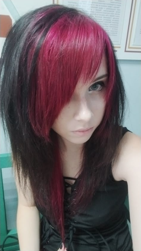 Scene Hairstyles Medium, Side Part Emo Hair, Emo Side Fringe, Partially Dyed Hair Ideas, Black Hair With White Peekaboo, Emo Haircuts Short 2000s, Black And Red Emo Hair, Scene Hair Brown, Medium Length Scene Hair