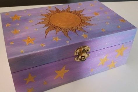 Look Up At The Stars, Wooden Box Crafts, Divination Witch, Witch Altar, Hand Painted Wooden Box, Painted Jewelry Boxes, Painted Wooden Boxes, Office Pictures, Jewelry Box Diy