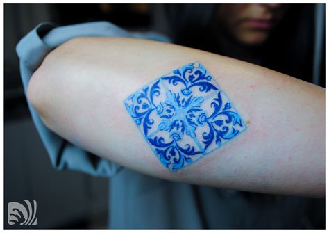 Blue Tile Tattoo, Tile Pattern Tattoo, Spanish Tile Tattoo, Portuguese Tile Tattoo, Tile Tattoo Ideas, Blue Porcelain Tattoo, Azulejos Tattoo, Tattoo Spanish, Tile Tattoos