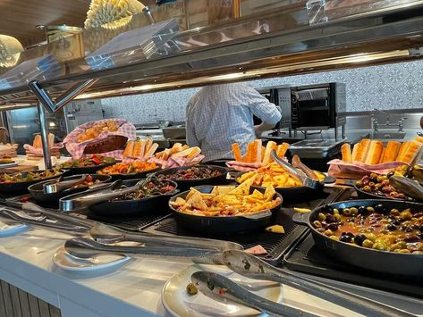 A cruise ship buffet may be a casual dining venue, but that doesn't mean proper etiquette should be ignored. You're on vacation, you're serving yourself... Cruise Buffet, Proper Etiquette, Cruise Food, Grab Food, Fruit Breakfast, Buffet Food, Salad Bar, Serving Utensils, Royal Caribbean