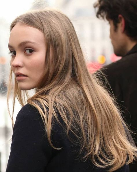 Lily Rose Depp Style, Cortes De Cabello, Dark Blonde Hair, Dirty Blonde, Lily Rose Depp, Dark Blonde, Lily Rose, Hair Inspo Color, Dream Hair