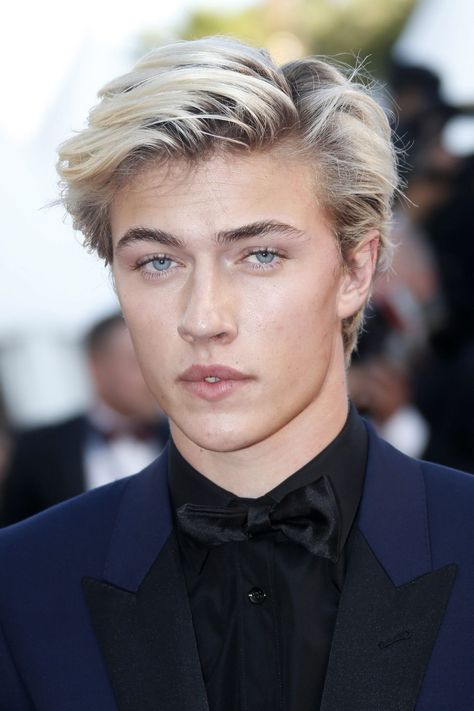 Celebrity men who've gone blond | British GQ Platinum Blonde Hair Men, Bleached Hair Men, Blue Smith, Celeb Hair, Scorpius Malfoy, Blonde Dye, Men Blonde Hair, Dyed Hair Men, Blonde Hair Boy