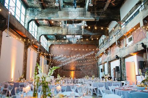 8 Stunning Industrial Chic Wedding Venues in Montreal {James Paul Correia} Chic Wedding Theme, Interior Home Ideas, Ikea Industrial, Cafe Industrial, Industrial Bathroom Decor, Industrial Exterior, Industrial Floor Lamp, Industrial Windows, Industrial Chic Wedding