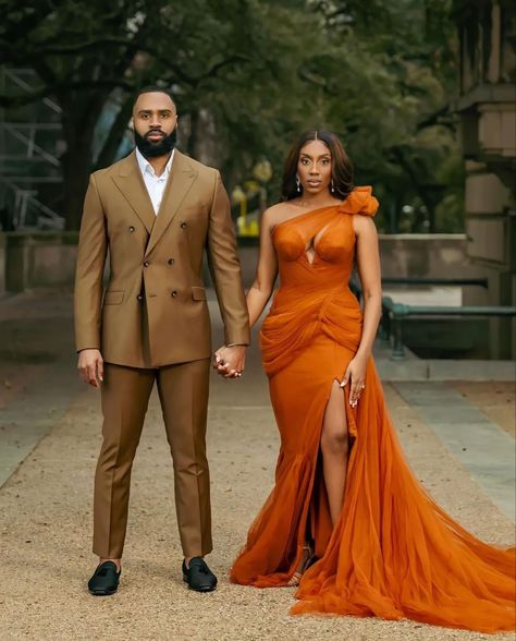 Orange Couple Outfit, 34 Birthday, Brown Wedding Themes, Beach Wedding Black, Blessing Ceremony, Orange Wedding Themes, African Traditional Wedding Dress, Wedding Color Pallet, Shoot Poses