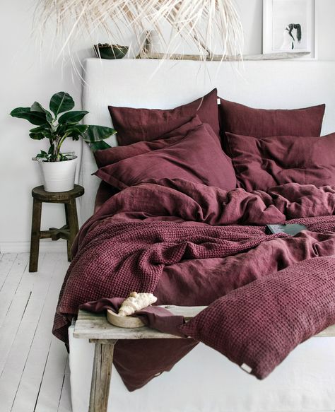 Rest in comfort with this wonderful linen duvet cover in burgundy color. It's beautiful deep red tone will provide with coziness and style. It features natural linen fabric that is especially soft for the skin, highly absorbent, fully breathable that will ensure good night sleep, all year round. Fully breathable, anti-allergic, ultra-durable and 100% natural. Handcrafted with care in Lithuania from premium local linen. Match this duvet cover with our burgundy pillowcases, bed sheets and waffle b Burgundy Bedding, Burgundy Bedroom, Red Duvet, Lit King Size, Printed Linen Fabric, Red Tone, Waffle Blanket, Linen Sheet Sets, Linen Duvet Cover