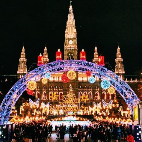 Christmas Markets in Berlin – Germany (2019) - All You Need To Know Berlin Christmas, Schönbrunn Palace, Austrian Recipes, Christmas Markets Europe, Best Christmas Markets, Prague Travel, Traditional Christmas Decorations, Old Town Square, Cities Of The World