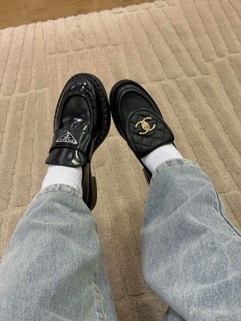 Loafers Aesthetic, Luxury Loafers, Chanel Loafers, Girl Therapy, Prada Loafers, Shopping Luxury, Designer Shopping, Classy Shoes, Shopping Chanel