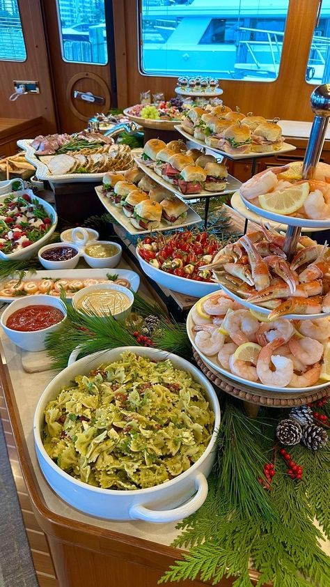 Holiday Food Table Display, Food Display Table, Catering Food Displays, Boat Parade, Food Buffet, Party Food Buffet, Catering Ideas Food, Party Food Platters, Boat Food