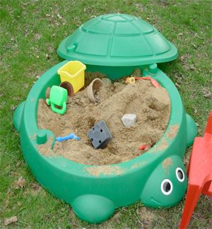 This turtle sandbox with lid was all the rage in the 80s. Sandbox With Lid, Diy Sandbox, Kids Sandbox, Clay Turtle, Childhood Memories 2000, Diy Dog Bed, Clay Texture, Backyard Playground, Polymer Clay Charms