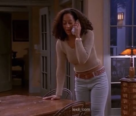 Girlfriends Show Fashion, Foxy Brown 90s Fashion, Girlfriends Outfits Show, Tracy Ellis Ross 90s, Joan Clayton Outfits, Joan From Girlfriends Outfits, Girlfriends Tv Show Outfits, Joan Girlfriends, Girlfriends Outfits 90s